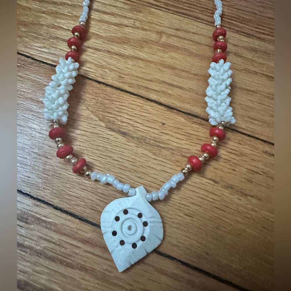 VINTAGE Style White/RED NECKLACE CLOSURE 9”